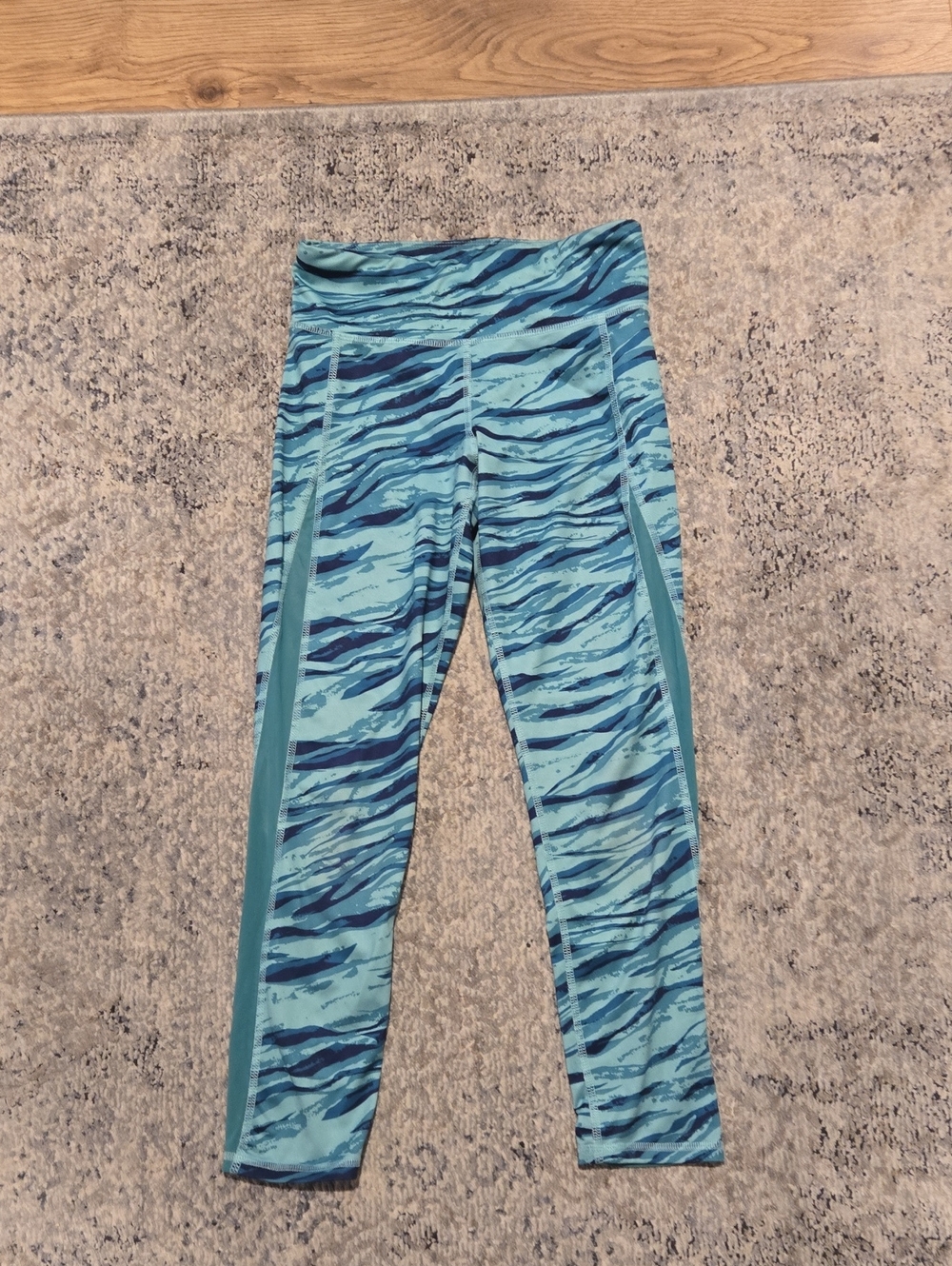 Old Navy Teal and Navy Wave-Print  Leggings